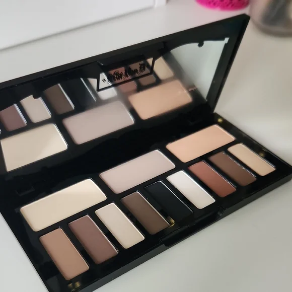 Kat Von D Black and Gold Makeup Palette - Picture 2 of 3